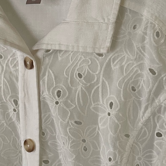 Chico's White Eyelet 3/4 Sleeve Jacket - Picture 3 of 9